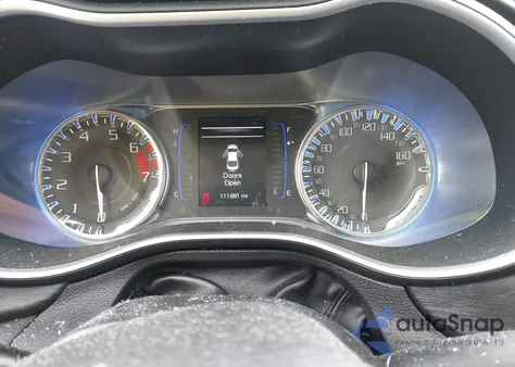 2015 Chrysler 200 Limited z USA, uszkodzony, nr VIN 1C3CCCAB8FN679070